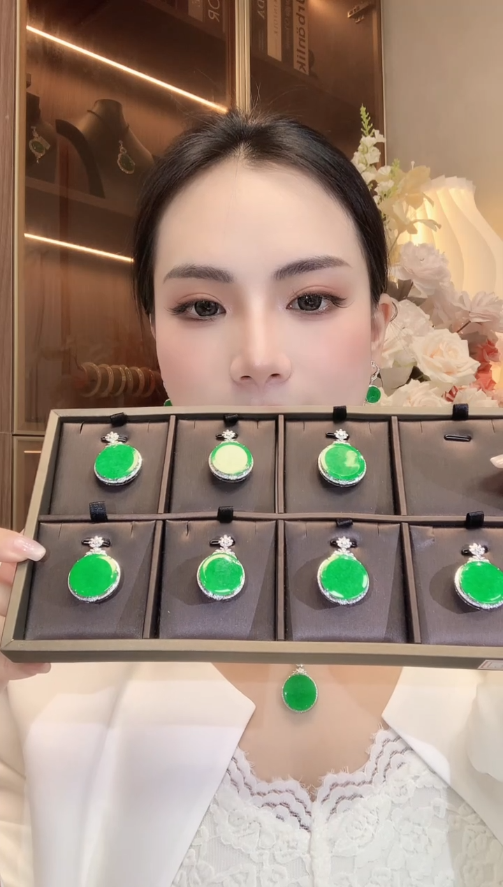 【闪购商品】翡翠吊坠(不含链)18K金镶嵌A31 多样性发货一件