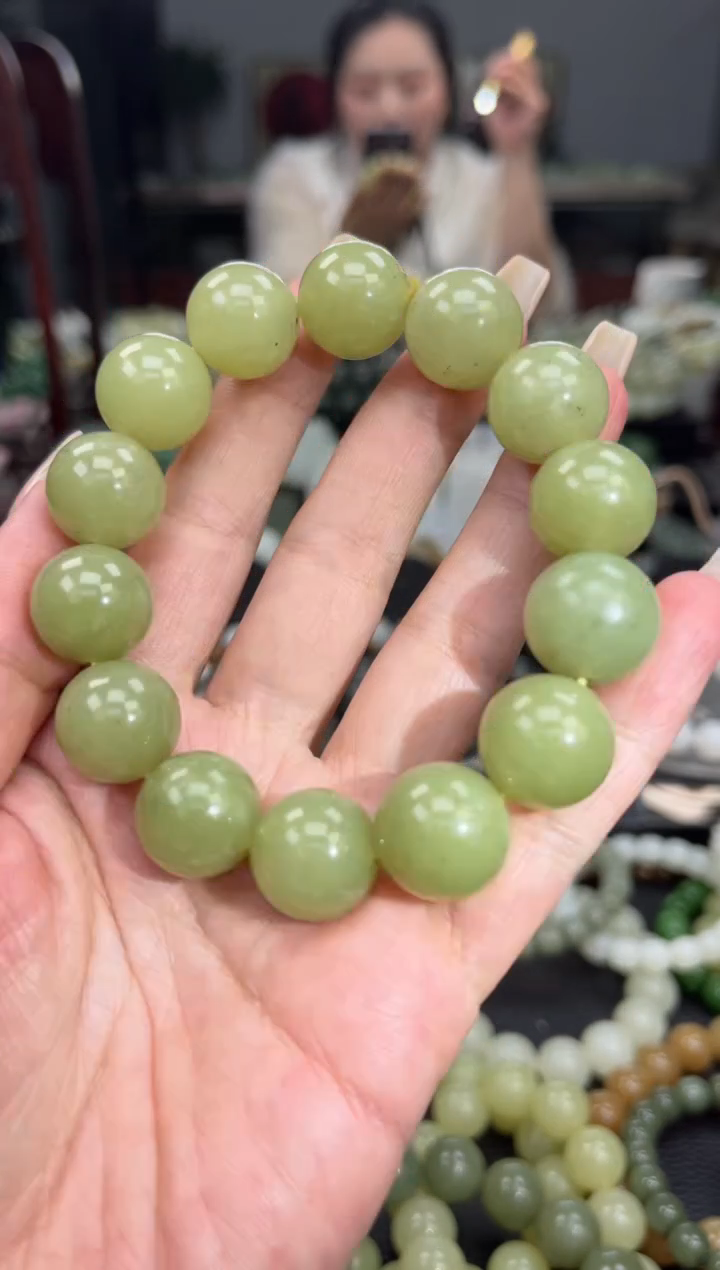 【闪购商品】和田玉手串未镶嵌黄口飘青花卡16