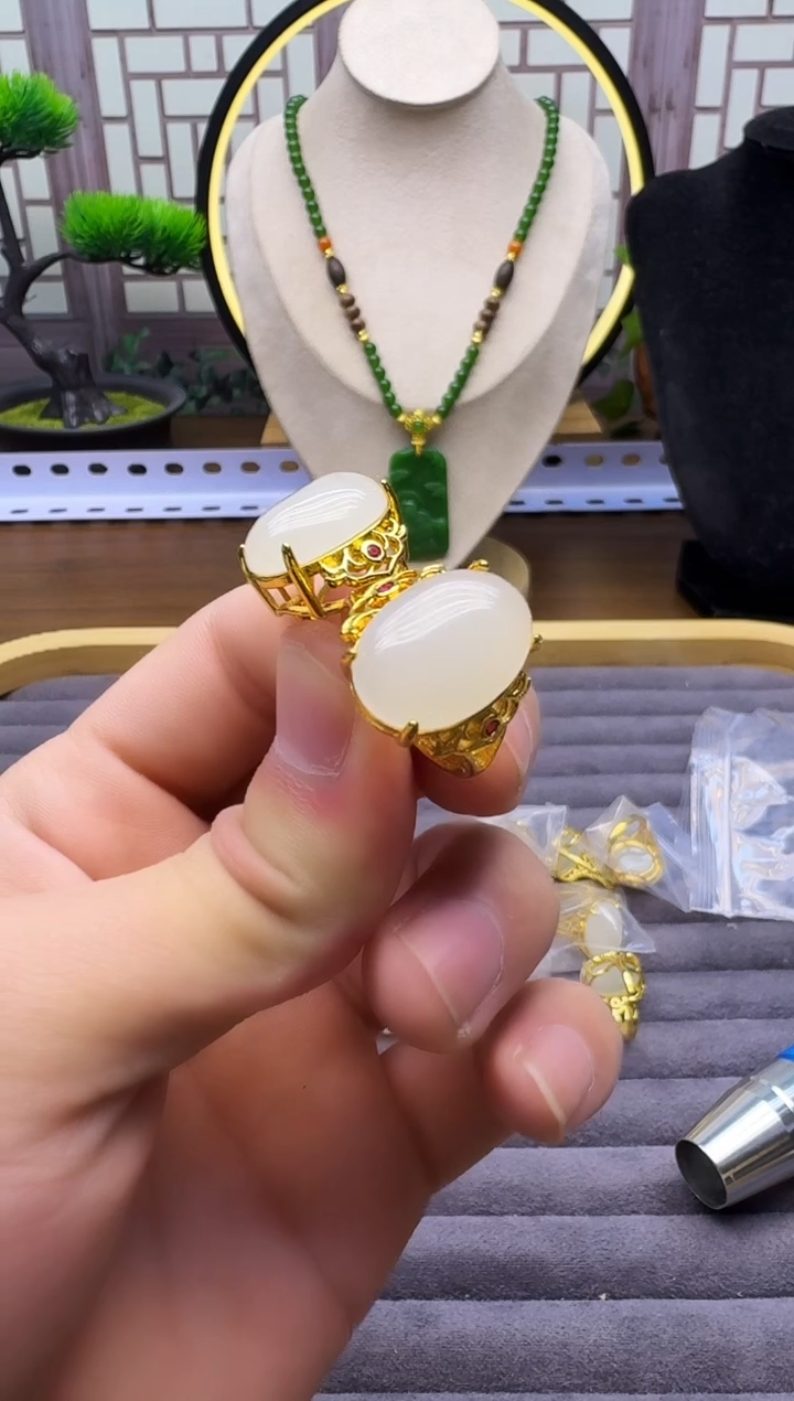 14K金镶嵌戒指和田玉L154 