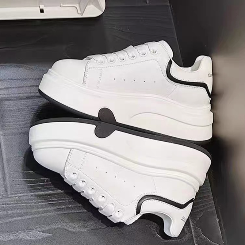 婳然加肥加大爱心小白鞋女二层牛皮厚底松糕单鞋运动桃心春季板鞋