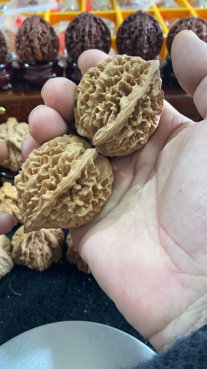 【闪购商品】文玩核桃手串招财鼠