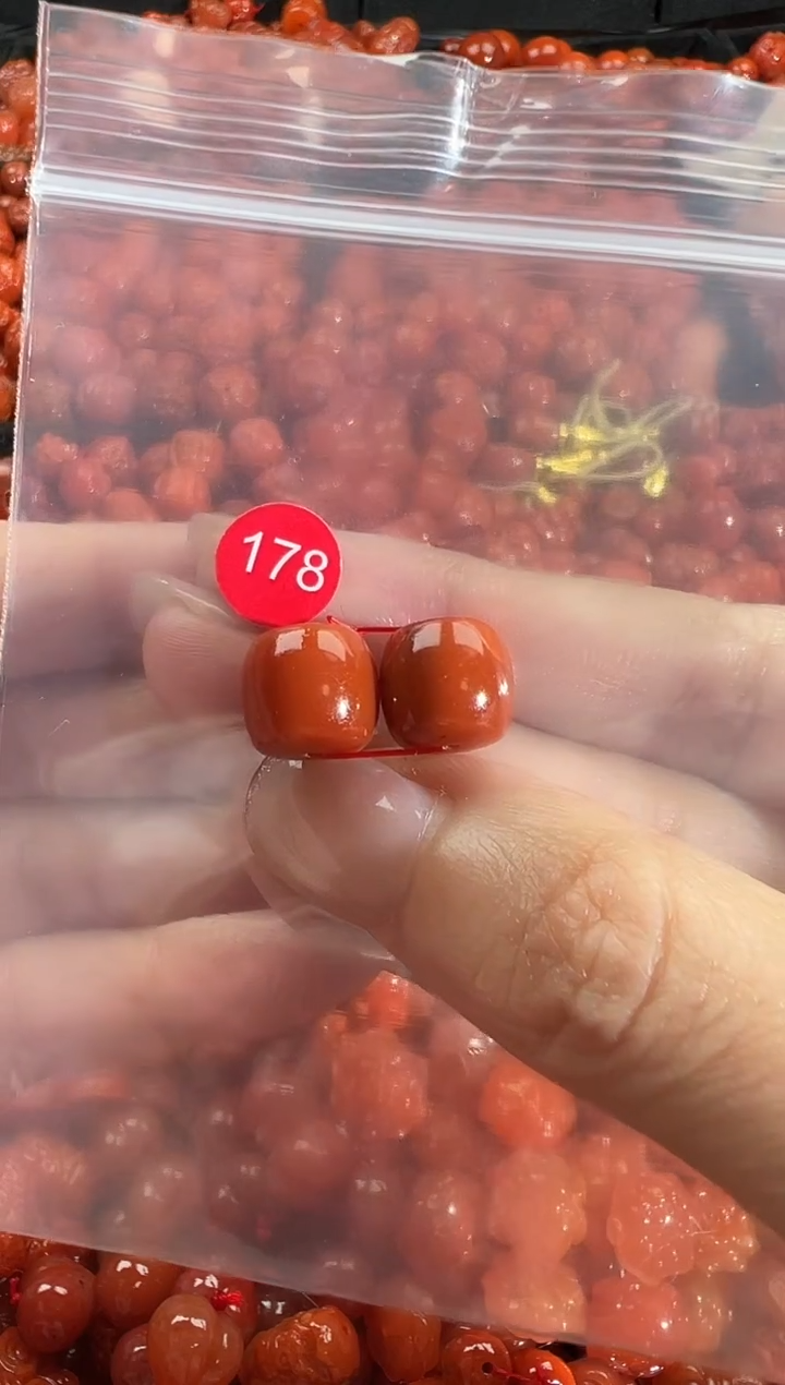 颈饰未镶嵌南红玛瑙1