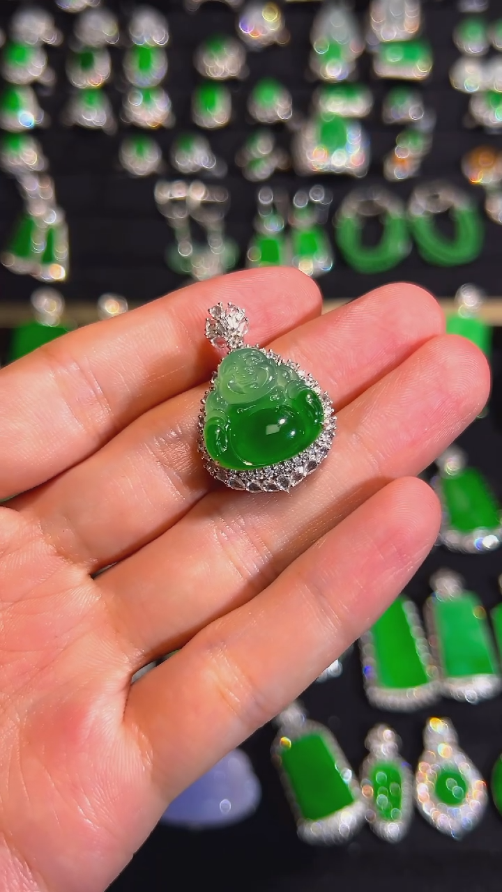 18K金镶嵌挂件翡翠吊坠