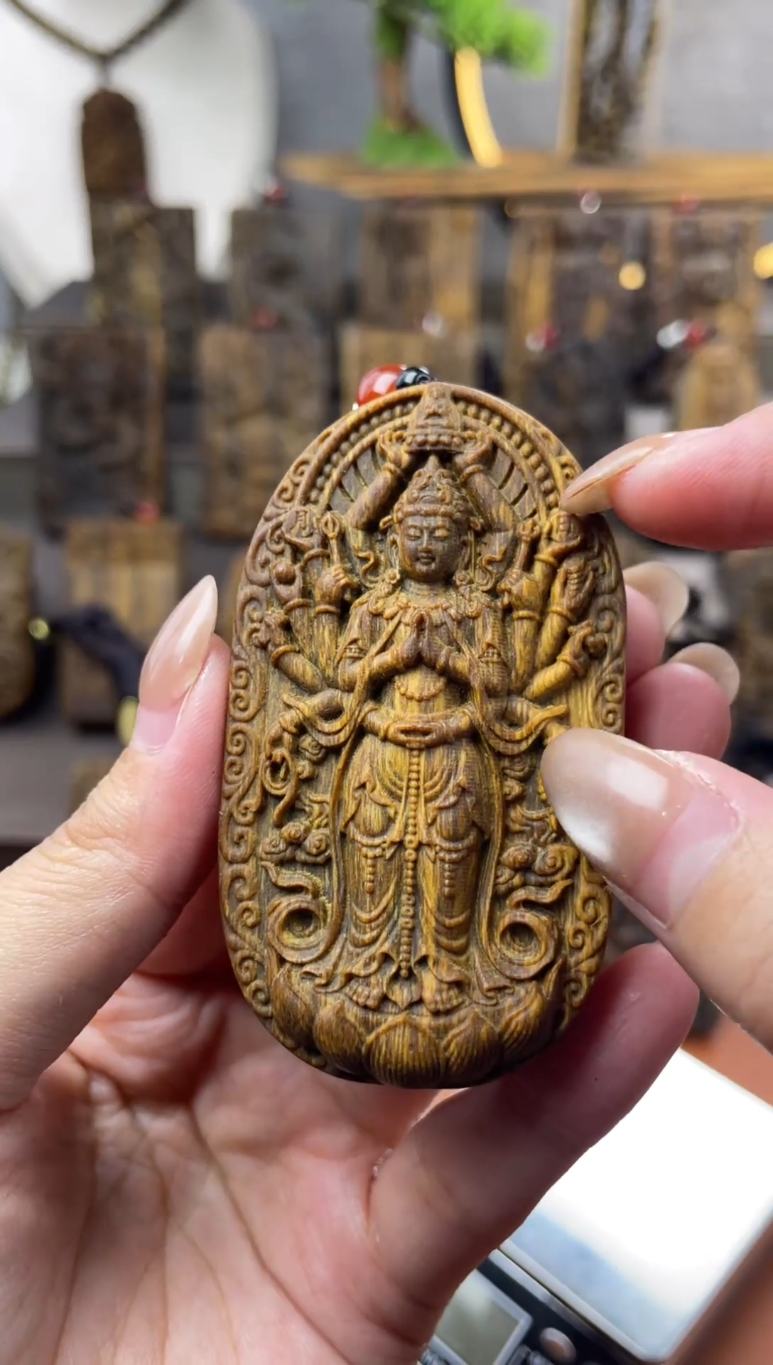 木木雕款芽庄 站千手观音 7cm送养香瓶 