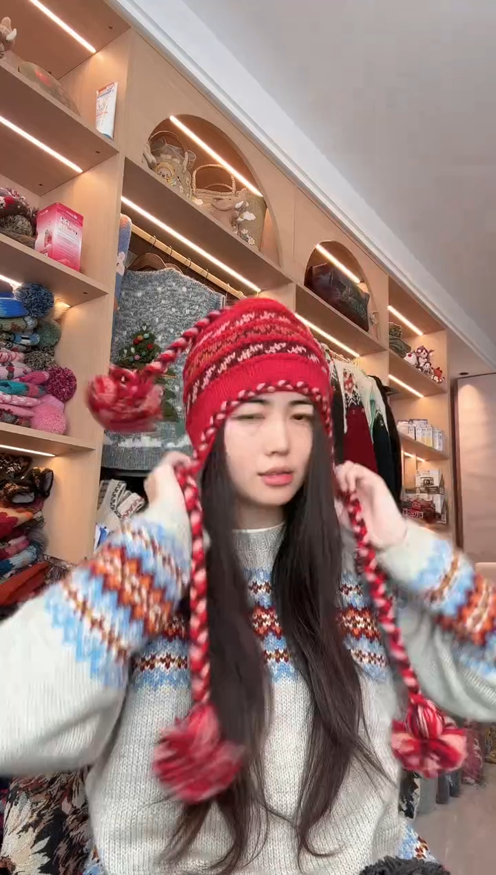 羊毛红色美利奴大辫子护耳帽