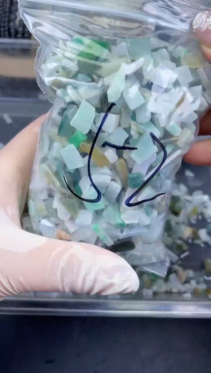 【闪购商品】翡翠颈饰未镶嵌天然翡翠边角迷你号500克52