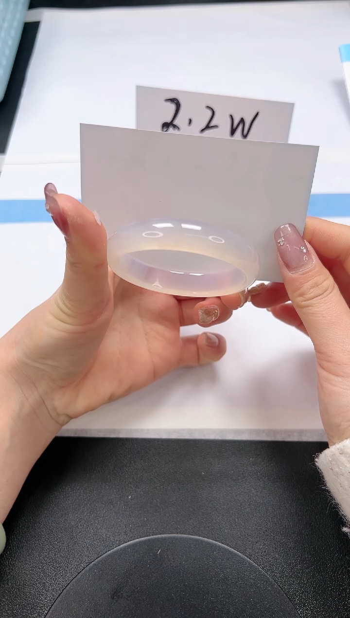 【闪购商品】石英质玉手镯未镶嵌A278-51.7