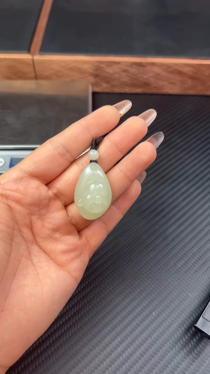 【闪购商品】和田玉吊坠(赠链)未镶嵌且末微色差迪克兰一细