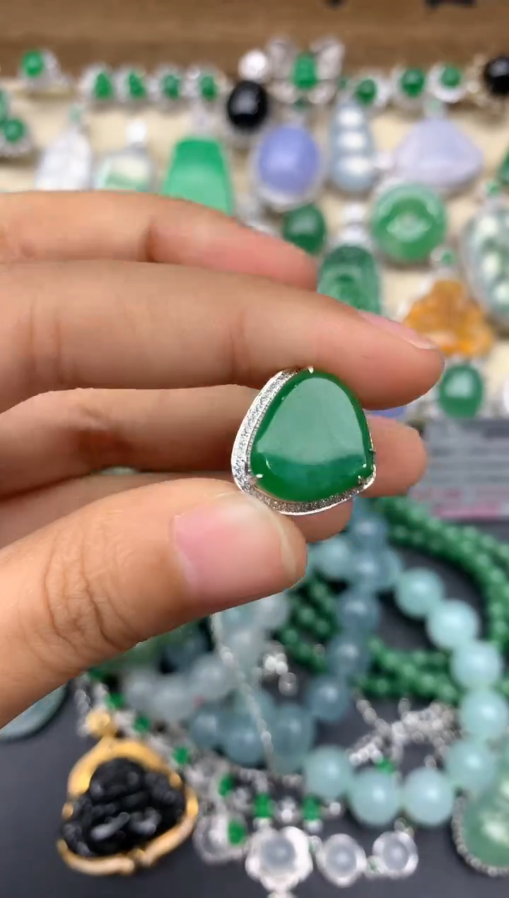 【闪购商品】翡翠戒指18K金镶嵌260-中国好珍宝