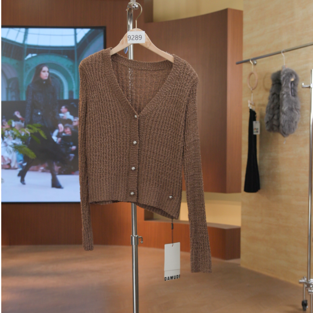 897-9289咖色　秋冬常规款百搭气质秋季毛针织女装