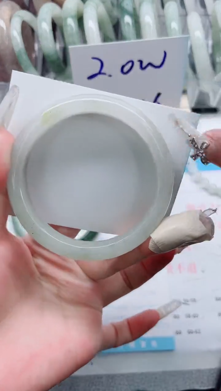 【闪购商品】石英质玉手镯未镶嵌A107-60.7