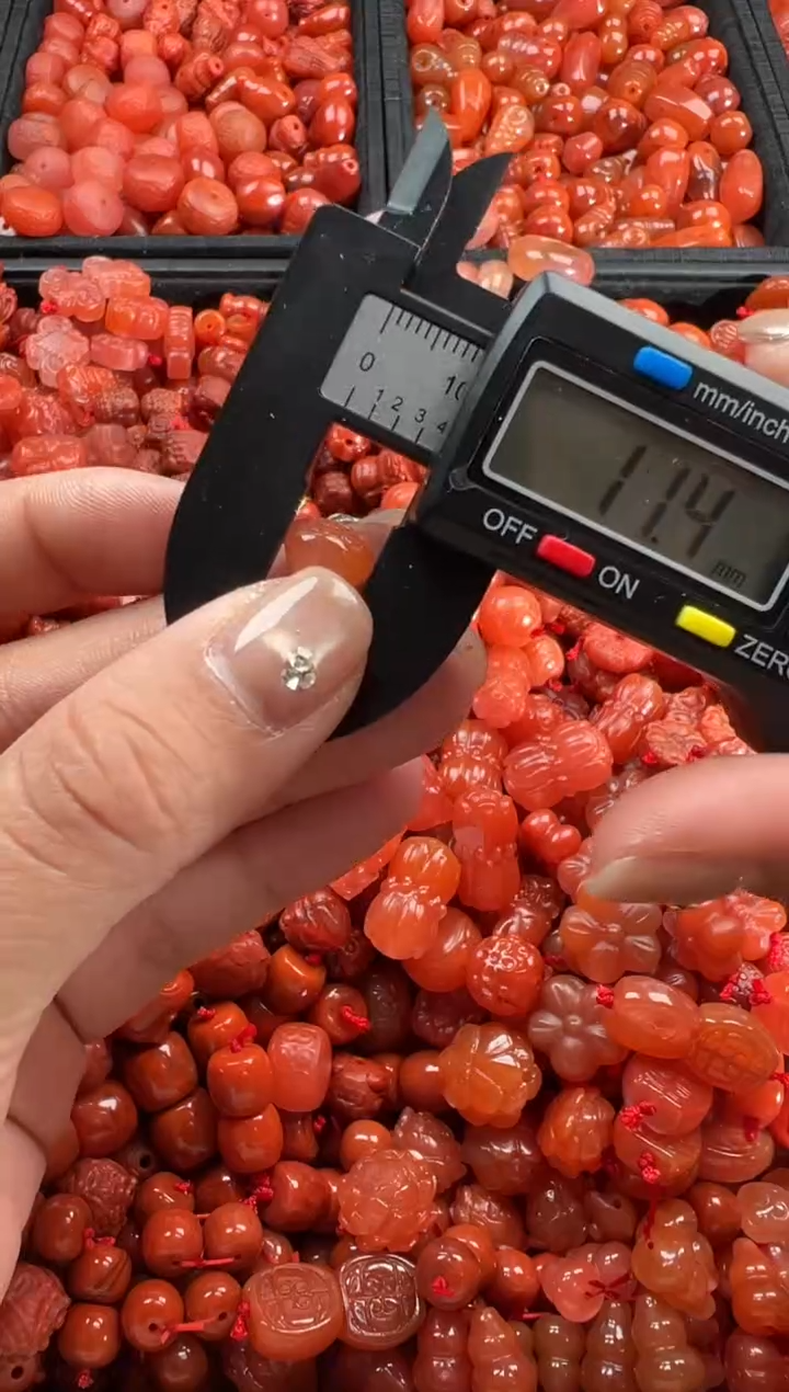 【闪购商品】南红玛瑙颈饰未镶嵌1