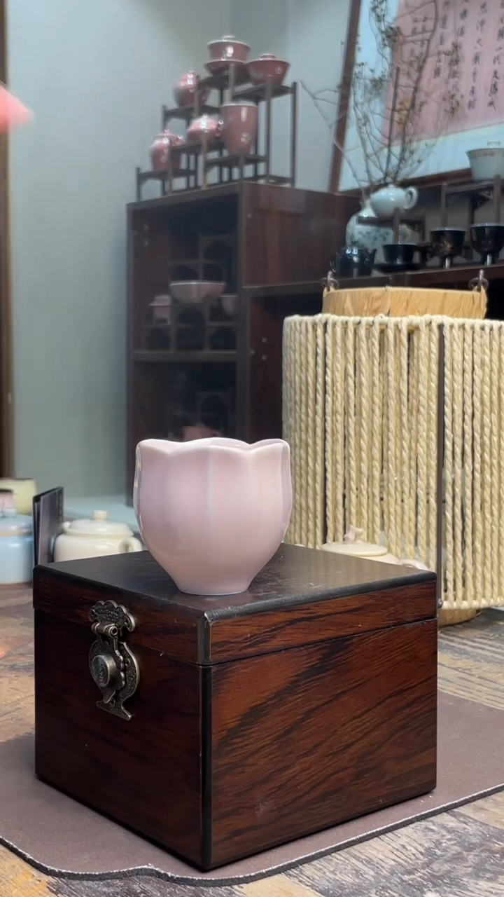 【闪购商品】粉青色郁金香主人杯