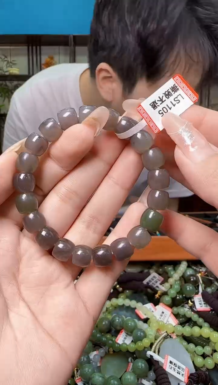 颈饰未镶嵌和田玉多样性发一