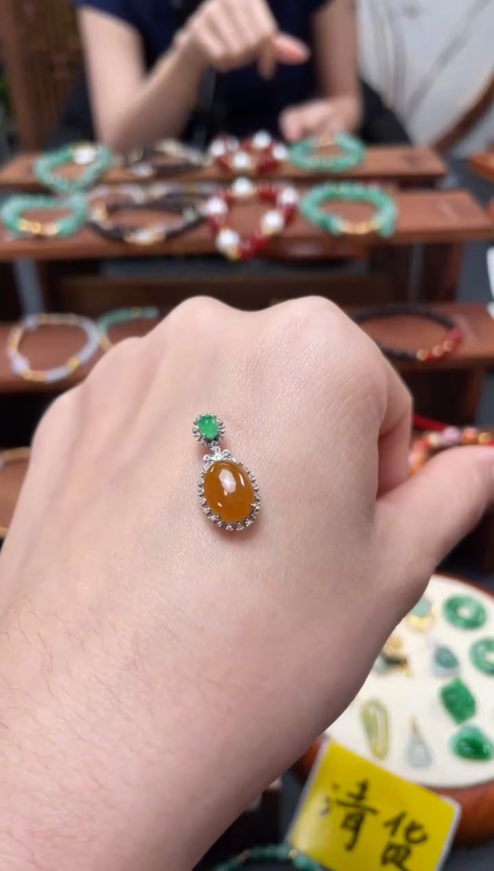 【闪购商品】翡翠吊坠(不含链)18K金镶嵌一个   JK615