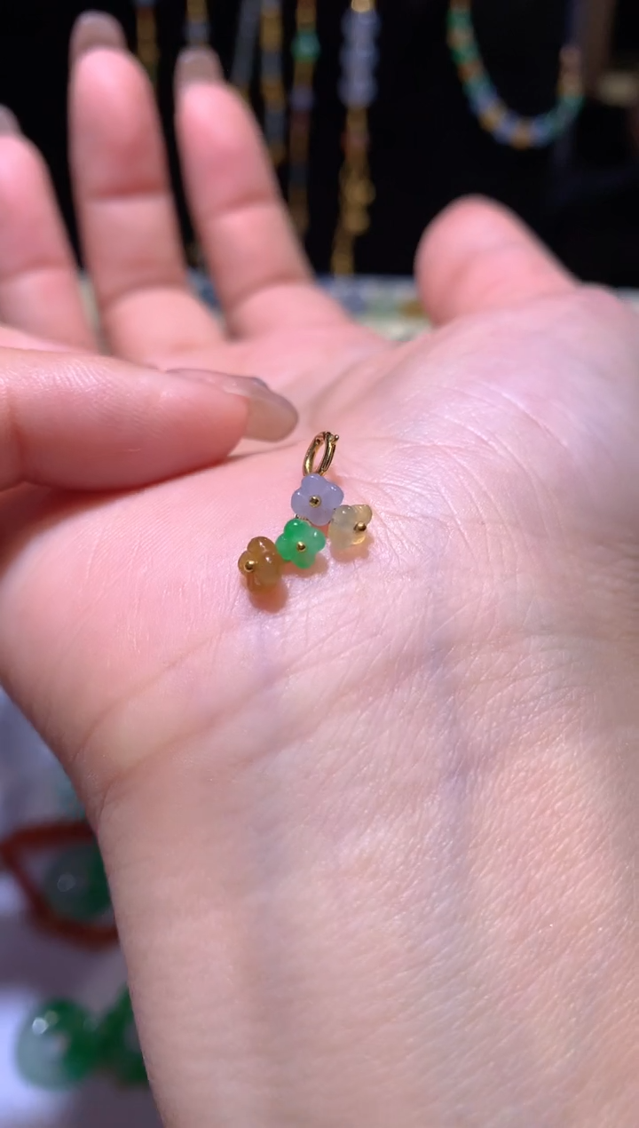 【闪购商品】定制翡翠未镶嵌小花提溜520+52