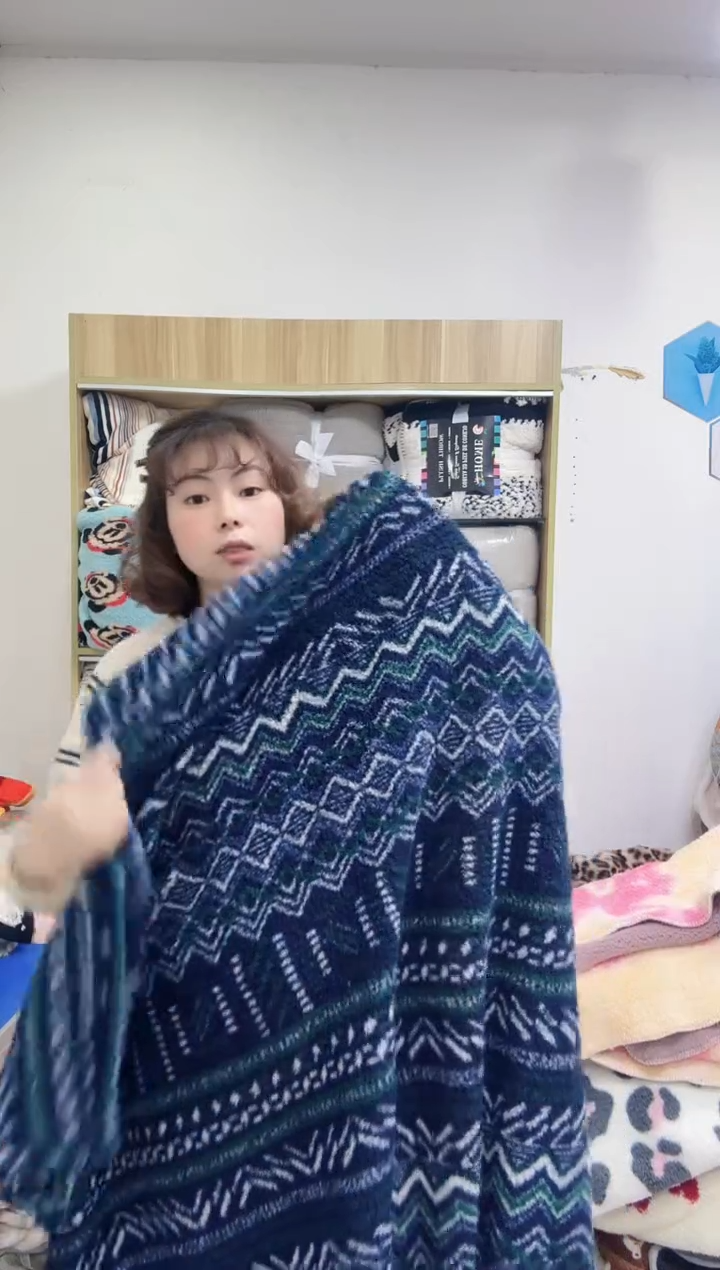 聚酯纤维1.5*2  深蓝舒棉绒