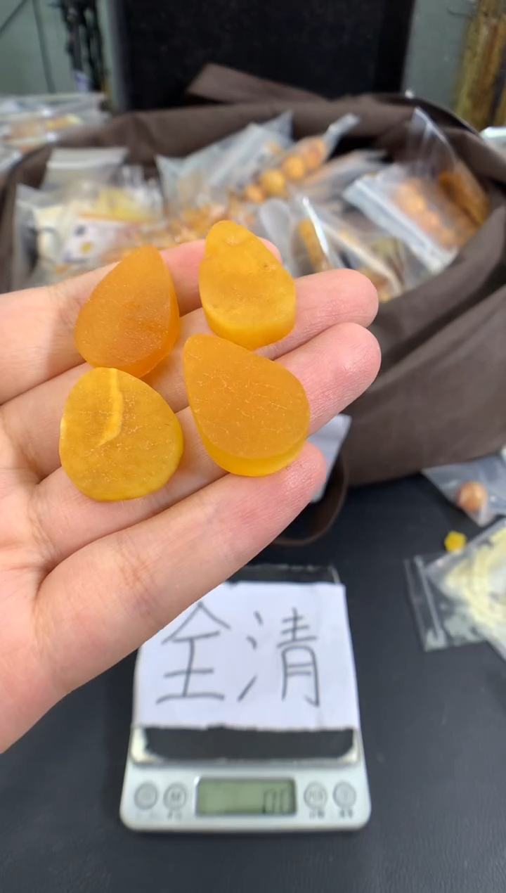 蜜蜡未镶嵌珠宝奇石多样性发一件