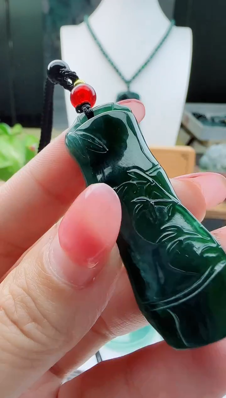 【闪购商品】翡翠颈饰未镶嵌多样性随机一件发货