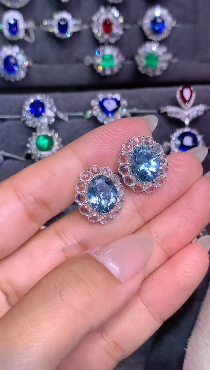 海蓝宝石耳钉18K金镶嵌4.15CT