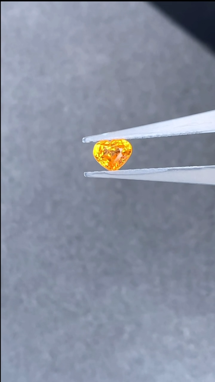 【闪购商品】石榴石无未镶嵌1克拉