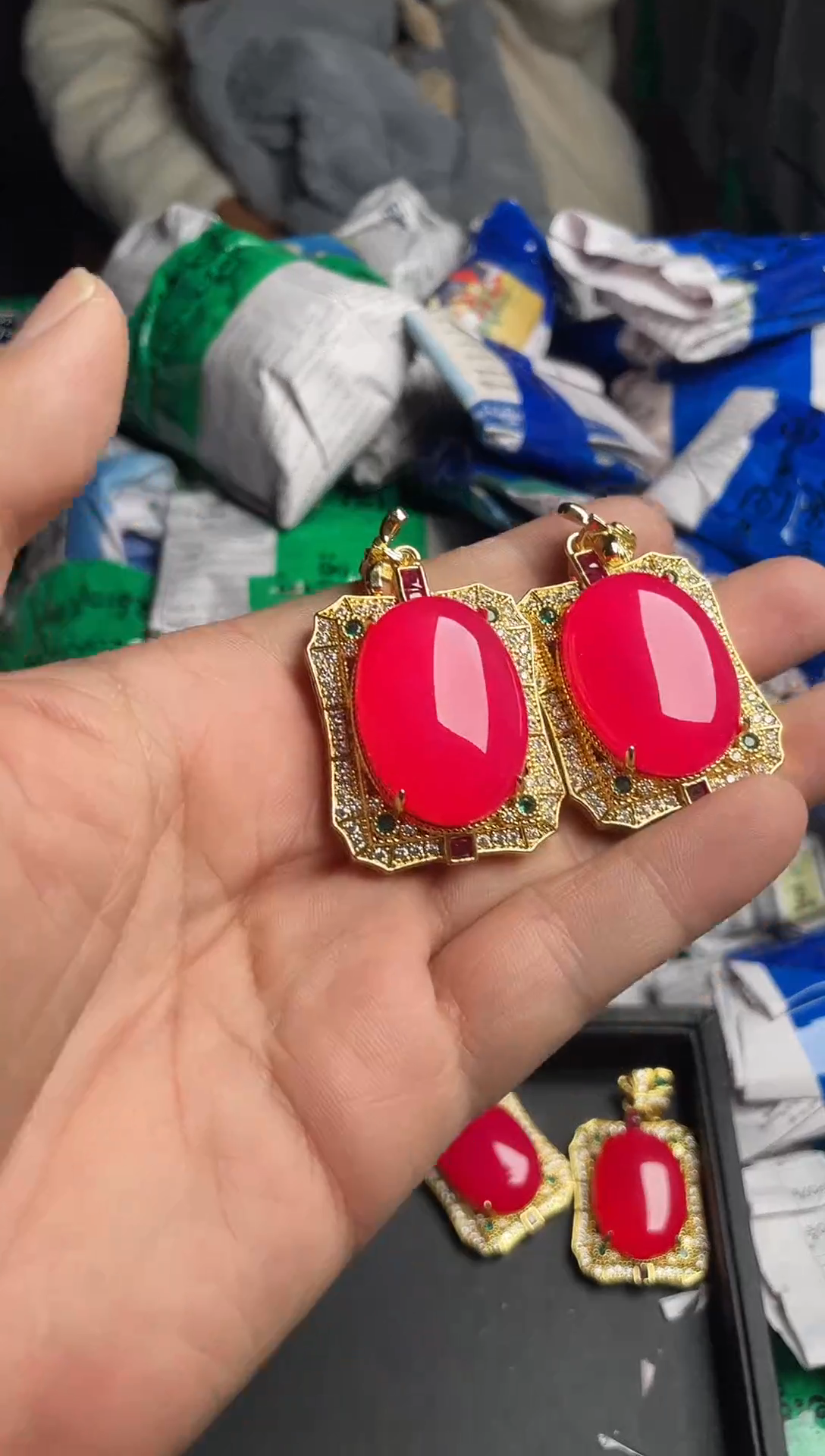 强子收货时尚吊坠