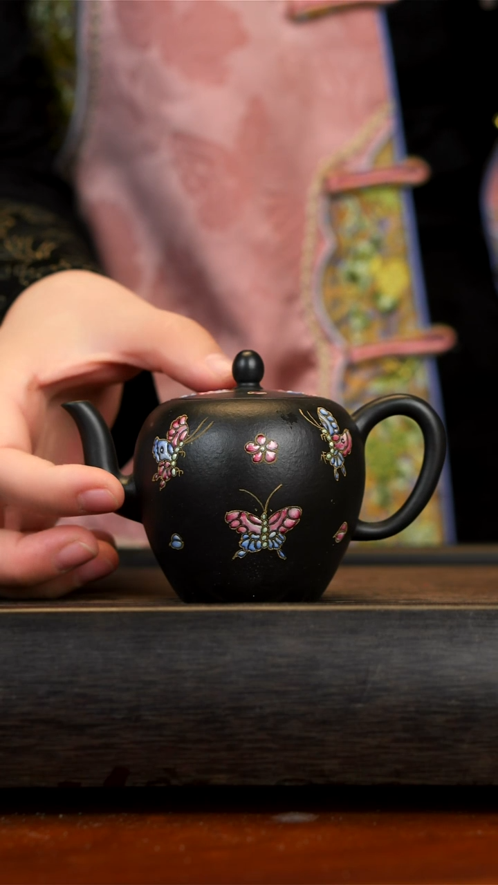 【闪购商品】紫砂茶壶焐灰珐琅蝴蝶美人肩