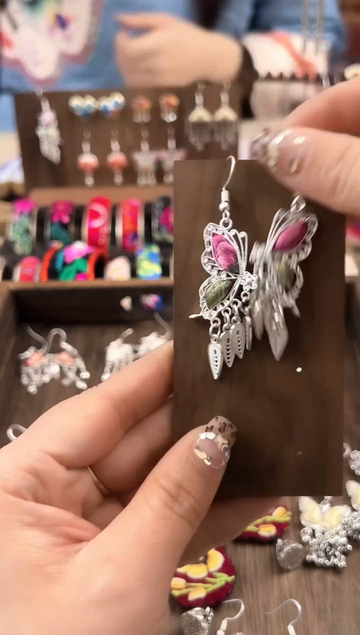 【闪购商品】织绣民族风老绣饰品136