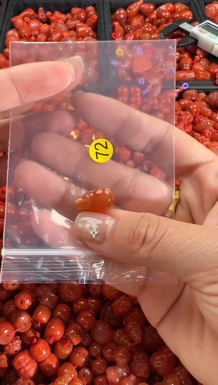 【闪购商品】南红玛瑙颈饰未镶嵌1