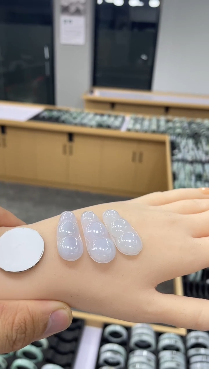 吊坠(不含链)未镶嵌翡翠四季豆吊坠/多样性发其一