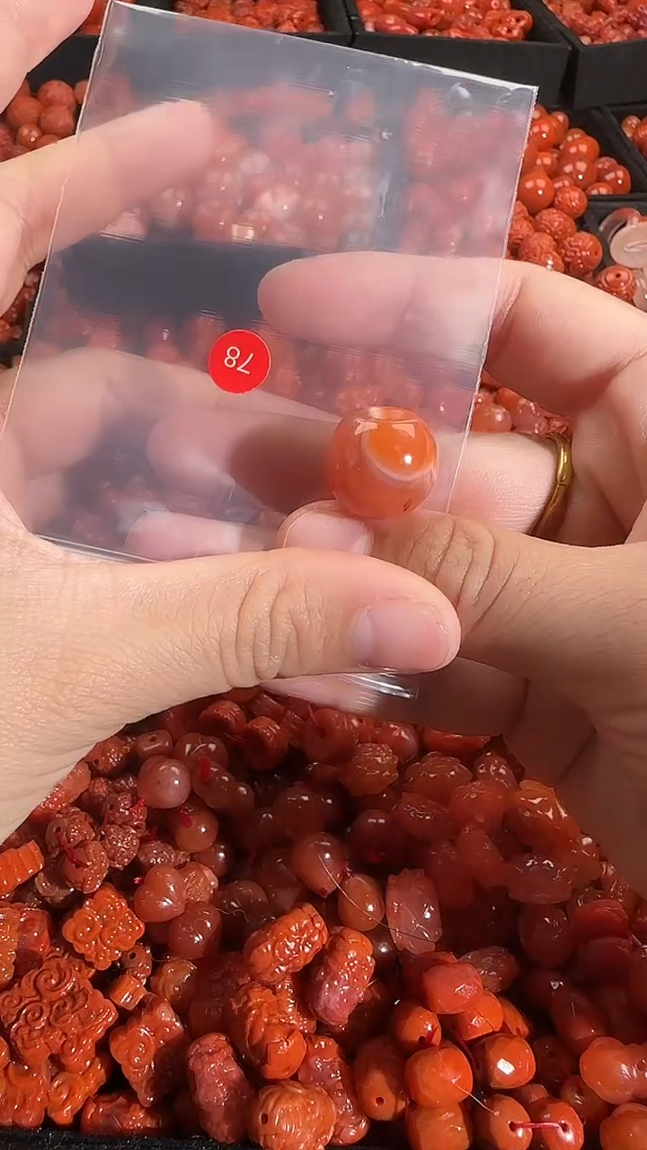 颈饰未镶嵌南红玛瑙1