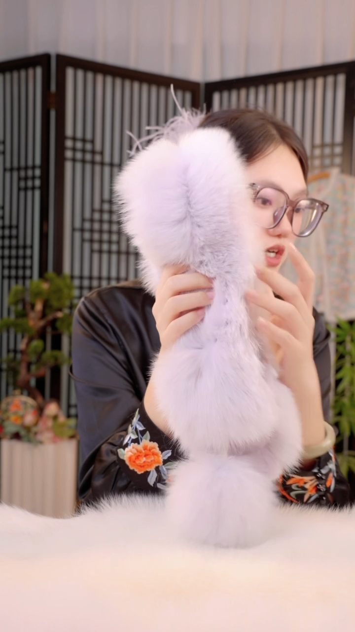 刺绣紫色毛毛领子