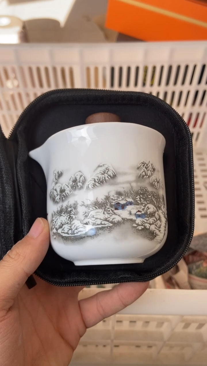 杯无运费险有瑕疵的摄影的产品有使用过的痕迹有点脏介意勿拍