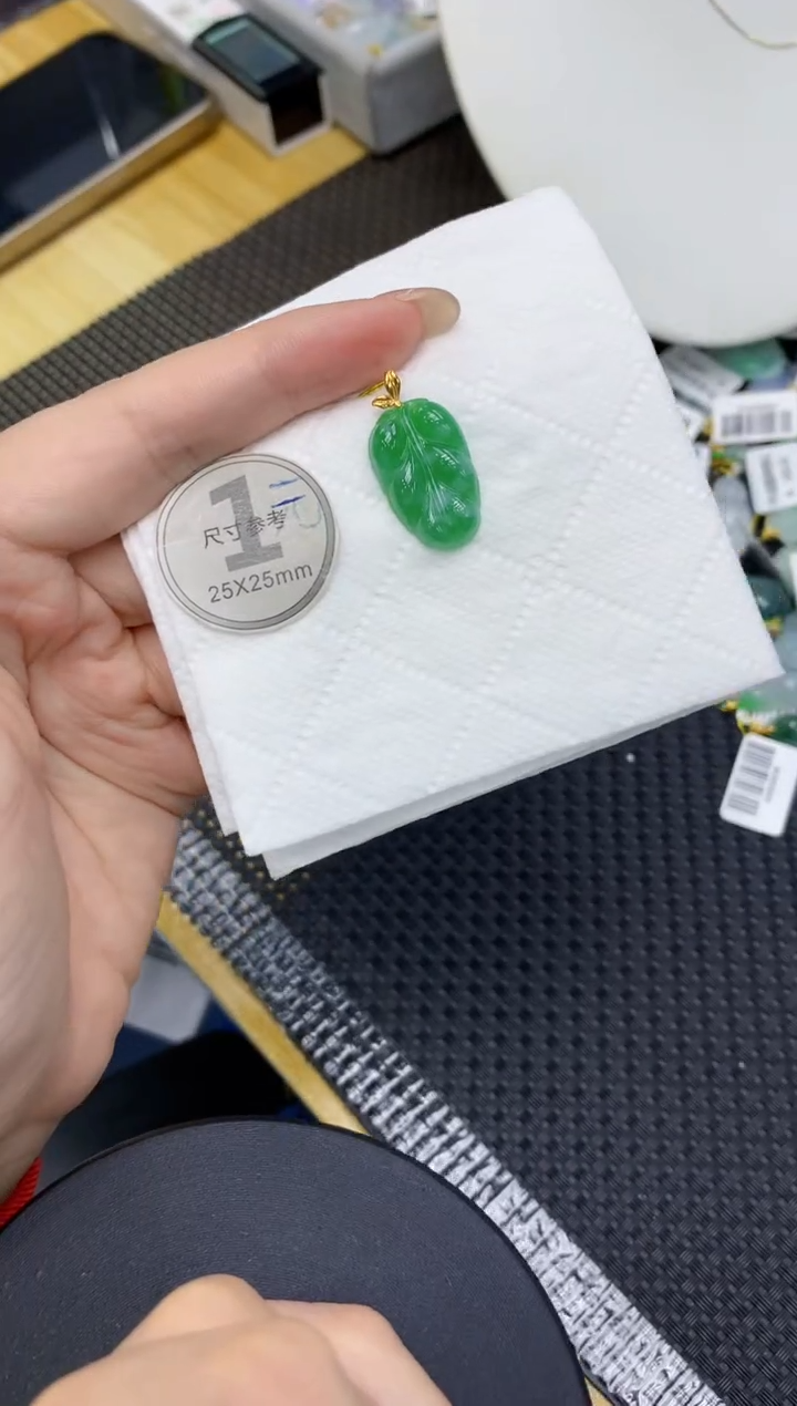 颈饰18K金镶嵌翡翠11111111