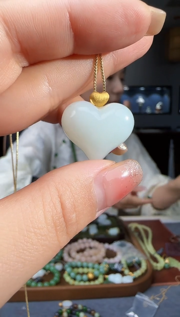 和田玉18K金镶嵌吊坠(不含链)1