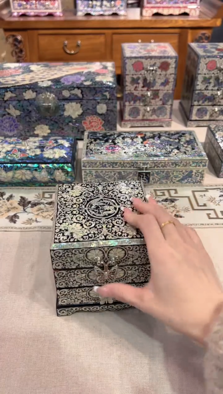 【闪购商品】黑底龙凤·弘贝雅螺钿漆器文化馆