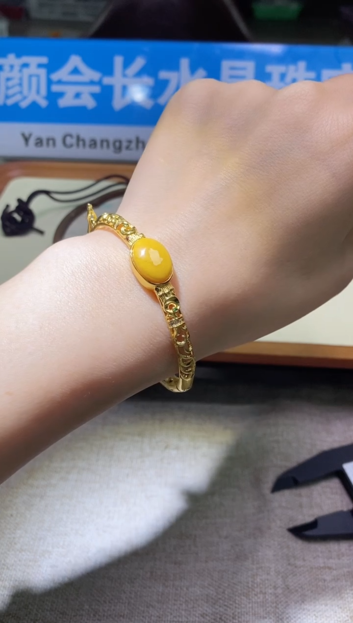 【闪购商品】蜜蜡手镯未镶嵌多样性发一件491