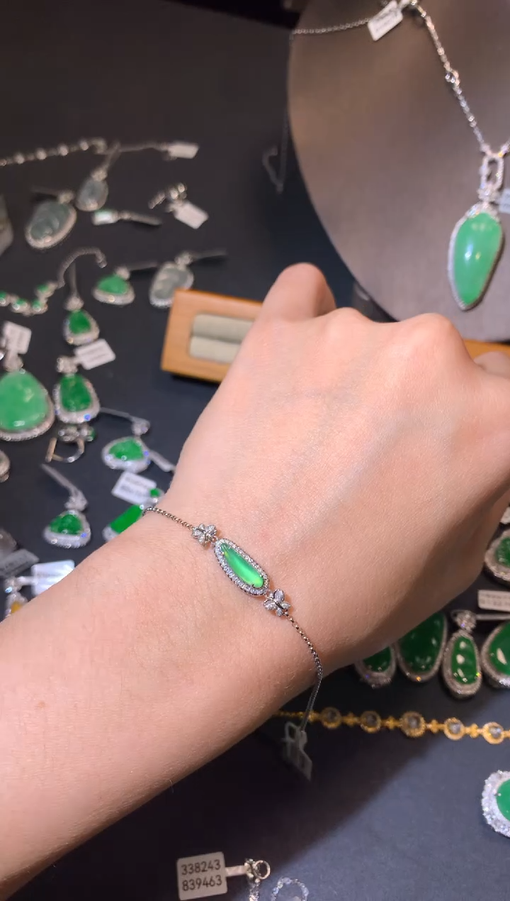 【闪购商品】翡翠吊坠(不含链)18K金镶嵌手链