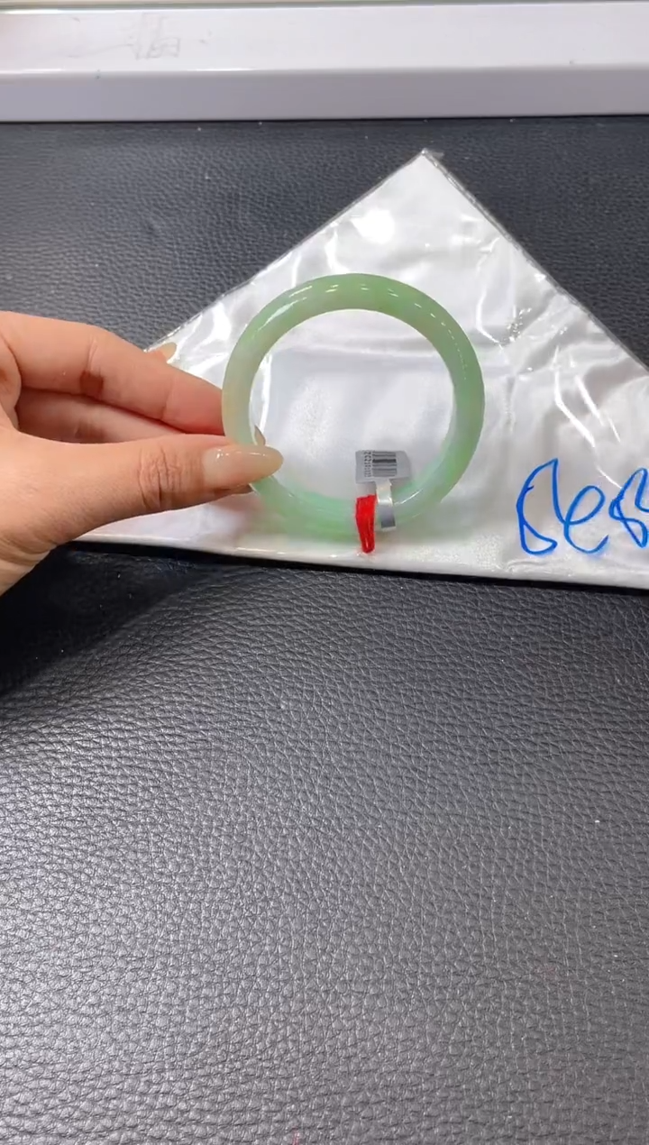 【闪购商品】翡翠手镯未镶嵌手镯