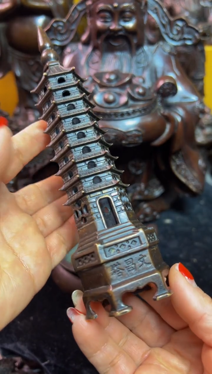 【闪购商品】1案台摆件 物品摆件 9层