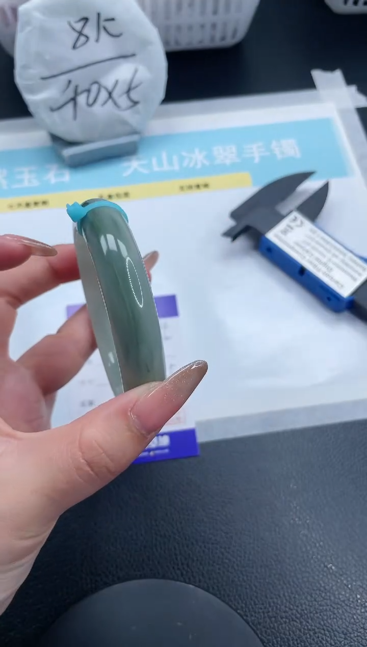 【闪购商品】石英质玉手镯未镶嵌19S195-56