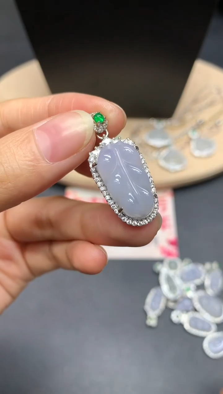 【闪购商品】翡翠吊坠(不含链)银S925镶嵌叶子【无服务费】