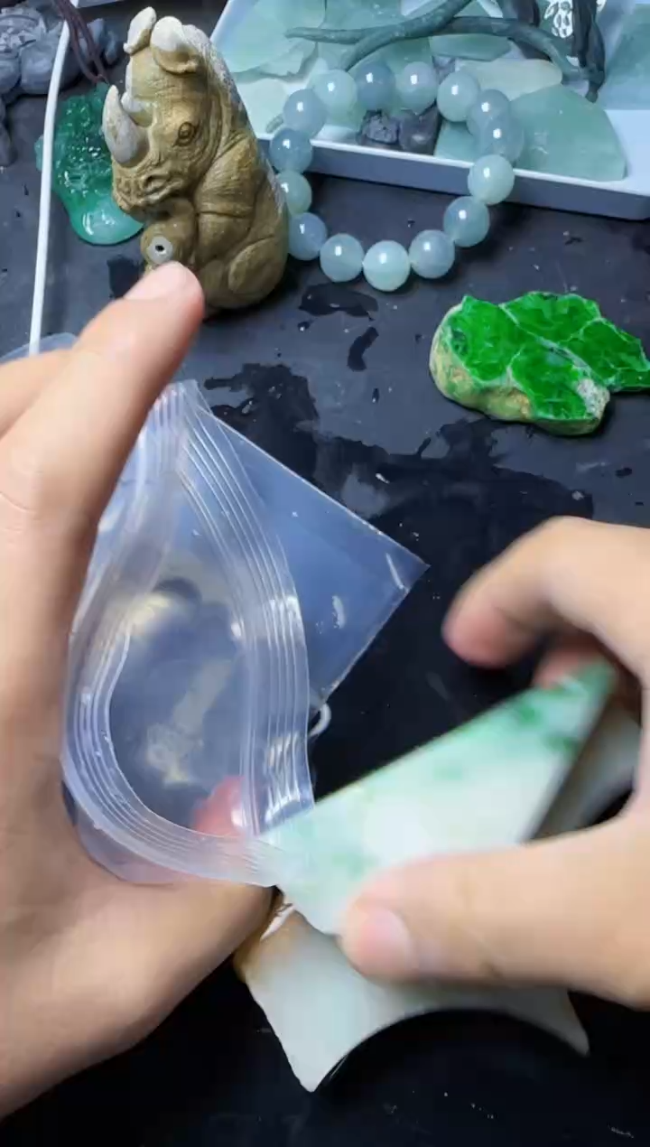 【闪购商品】翡翠挂件未镶嵌025翡翠