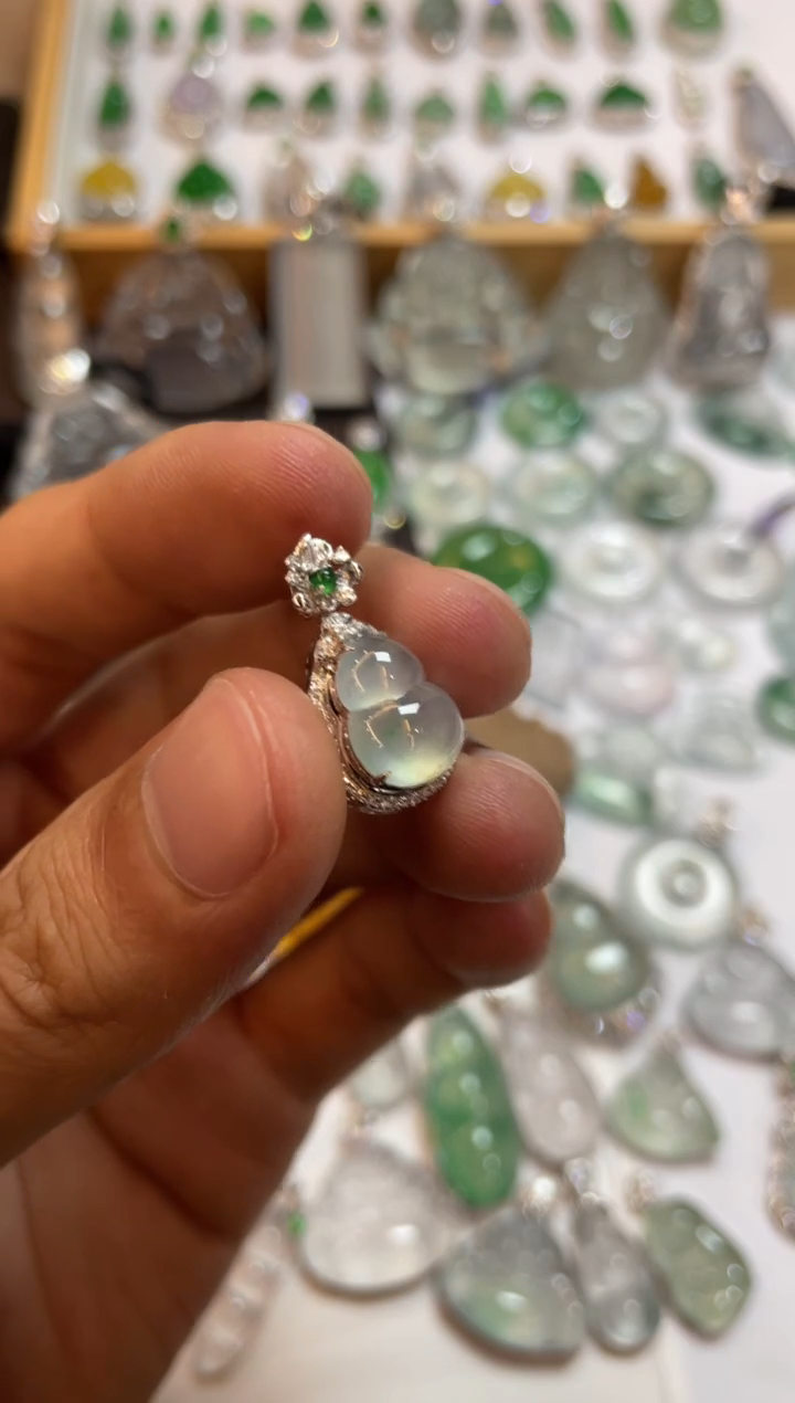 【闪购商品】翡翠吊坠(不含链)18K金镶嵌葫芦