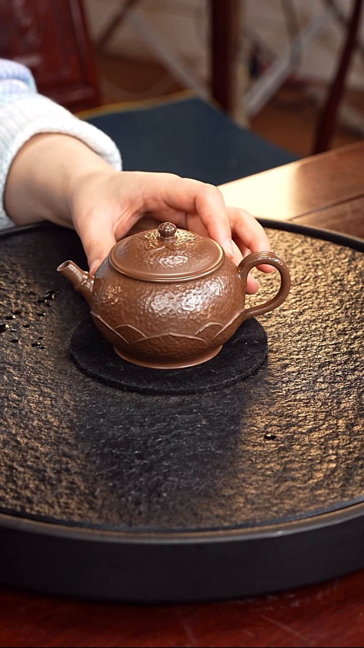 茶壶紫砂JH 莲瓣8 血砂段锤纹 240毫升