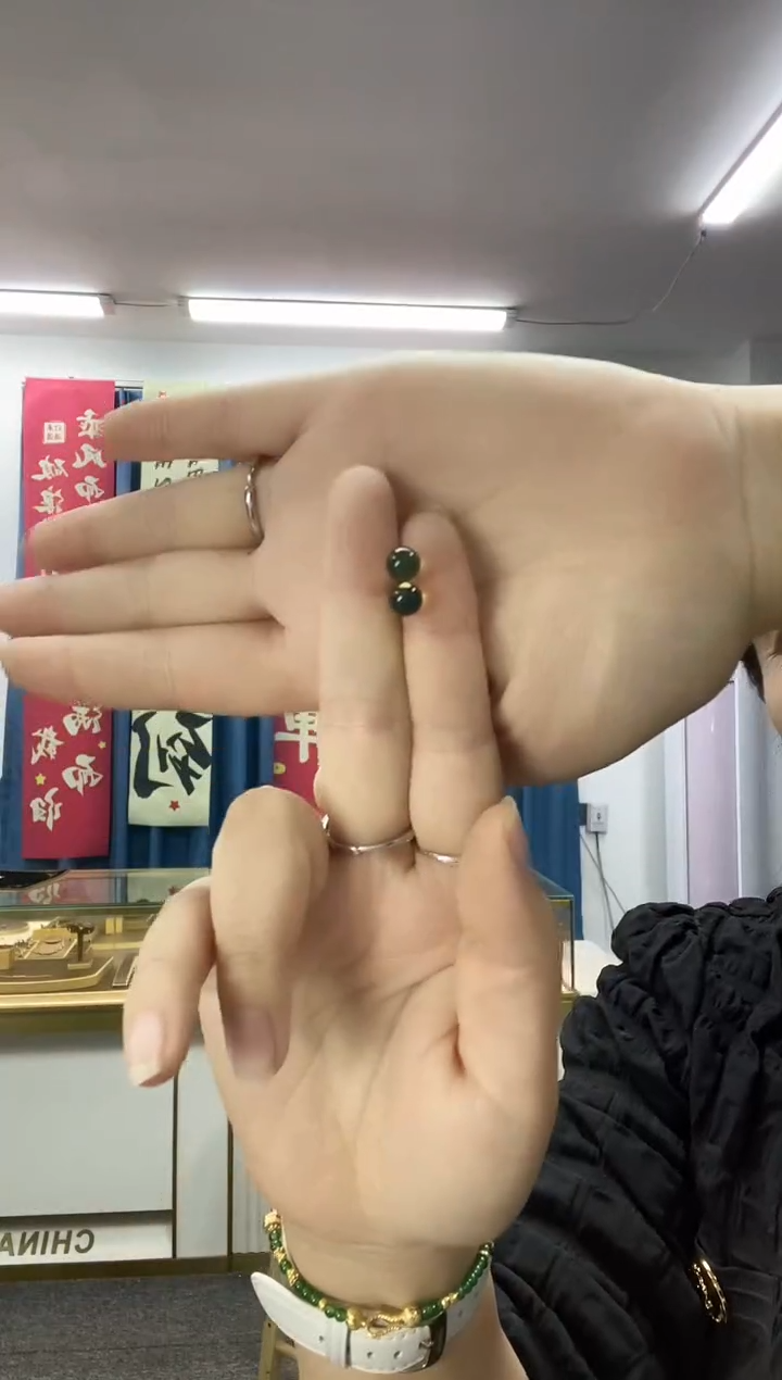 琥珀银S925镶嵌耳饰蓝珀耳钉