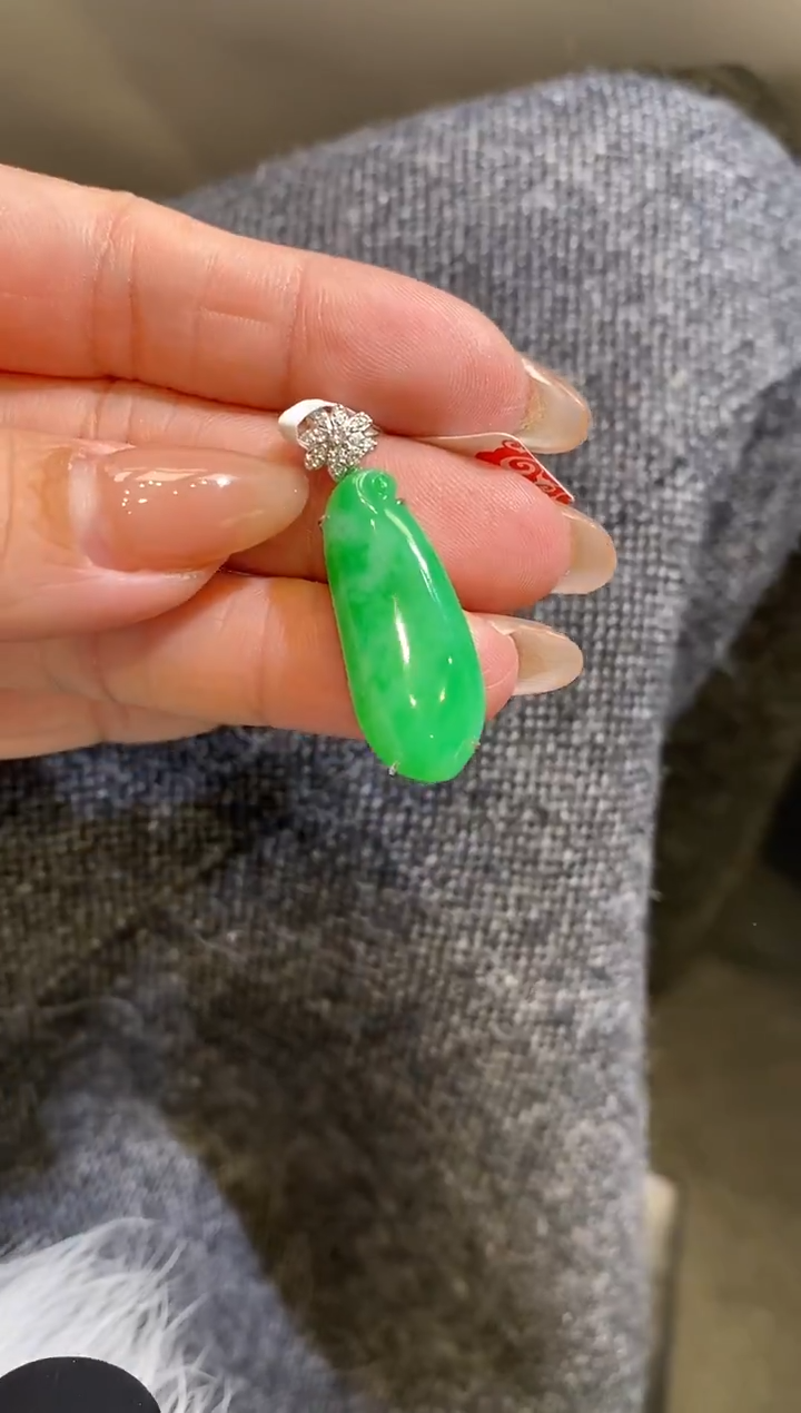 吊坠(不含链)18K金镶嵌翡翠福瓜