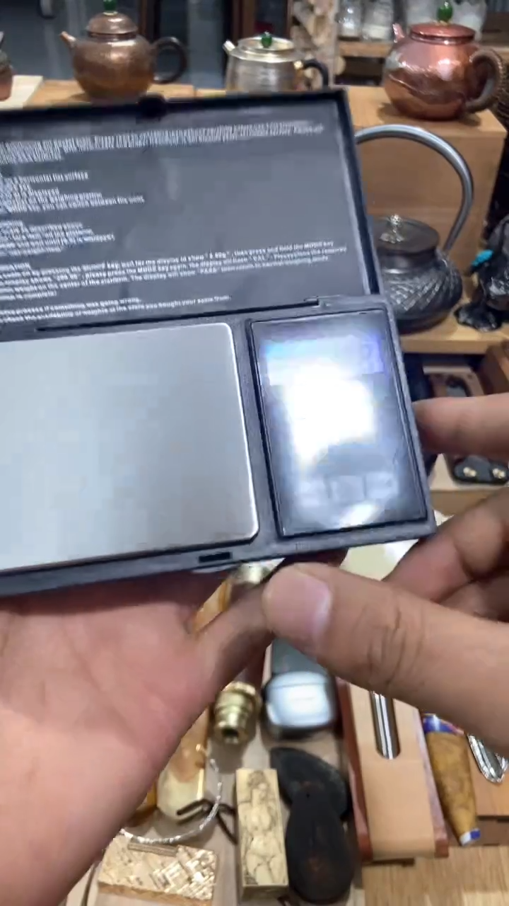 瓷片闪购商品  如图所示