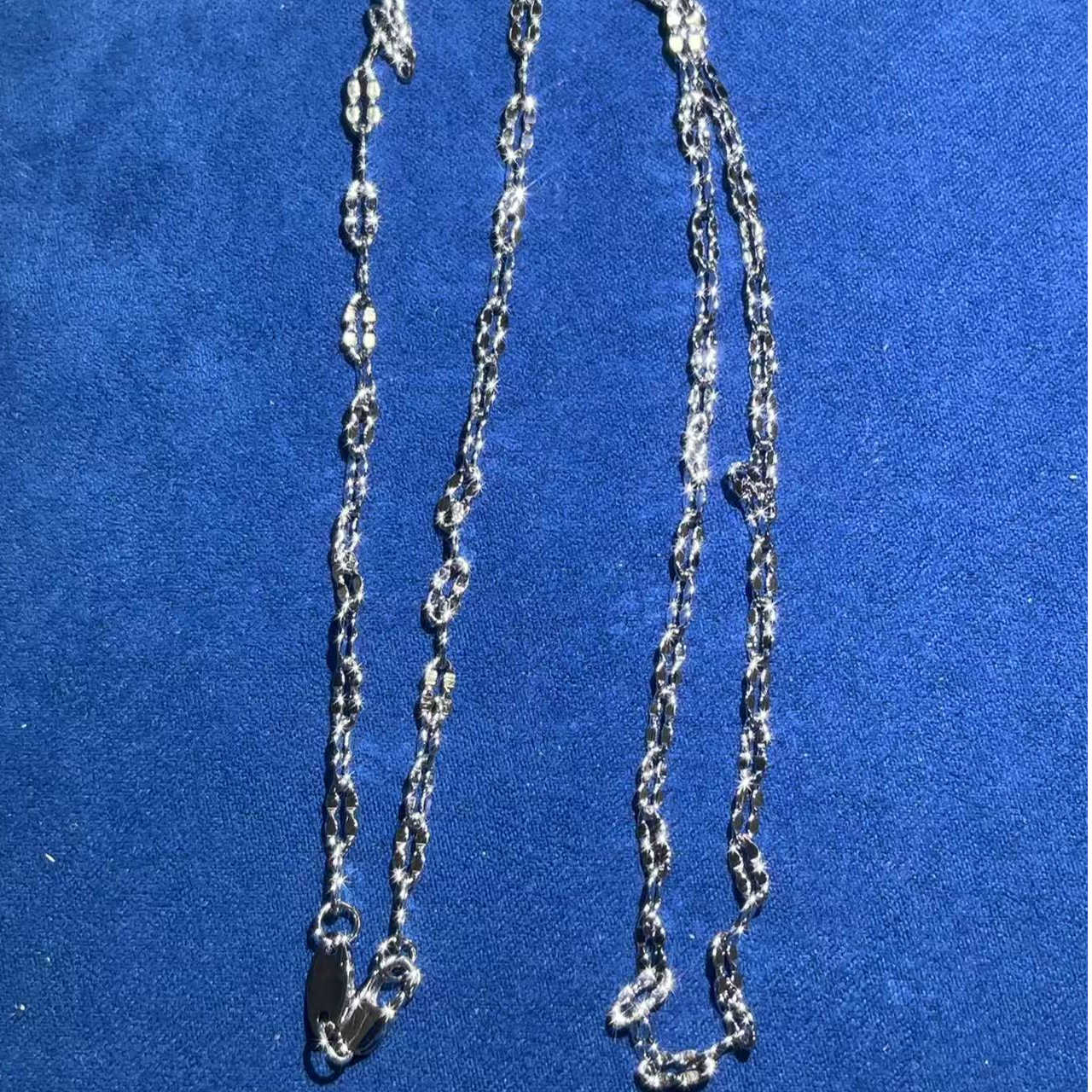 s9878白色嘴唇项链多样性发货