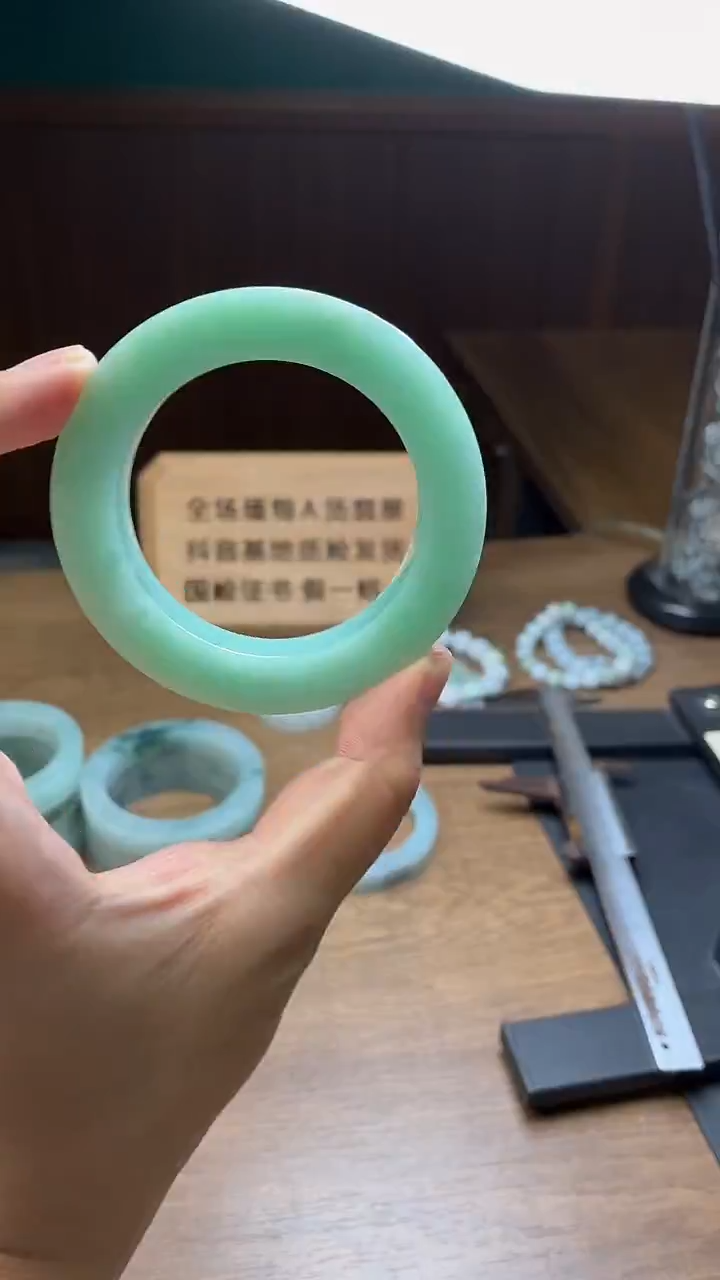 未镶嵌手镯定制翡翠巧****定制